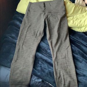 Brand new Wunder Under Crop leggings